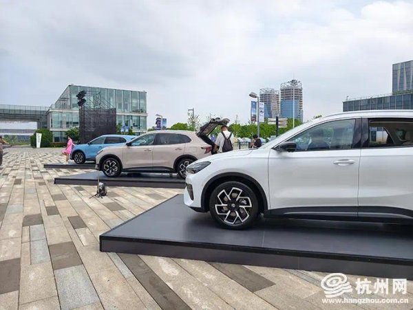 MG 4X正式上市 限时权益价9.28万起 配置全面越级