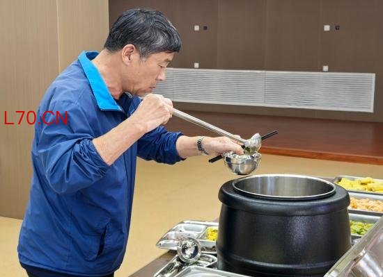 干部吃什么，老人就吃什么！ 吉林民政把机关食堂打造成老年人幸福驿站